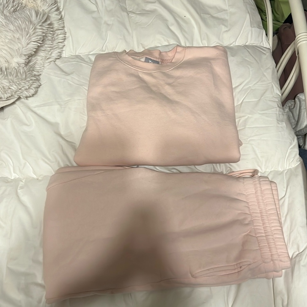 Baby pink Aritzia Cozy set